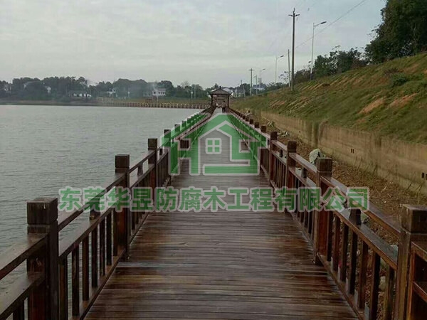 于防腐木棧道所具有的優點你知道幾個？